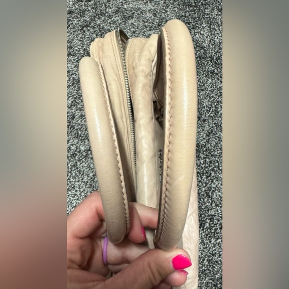 🚨SALE🚨 Prada leather handbag - Picture 17 of 17